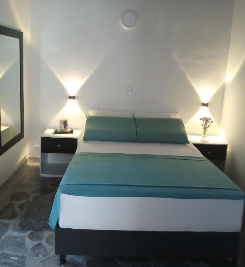 Vip Apartasuites Rosales Medellin Exterior photo