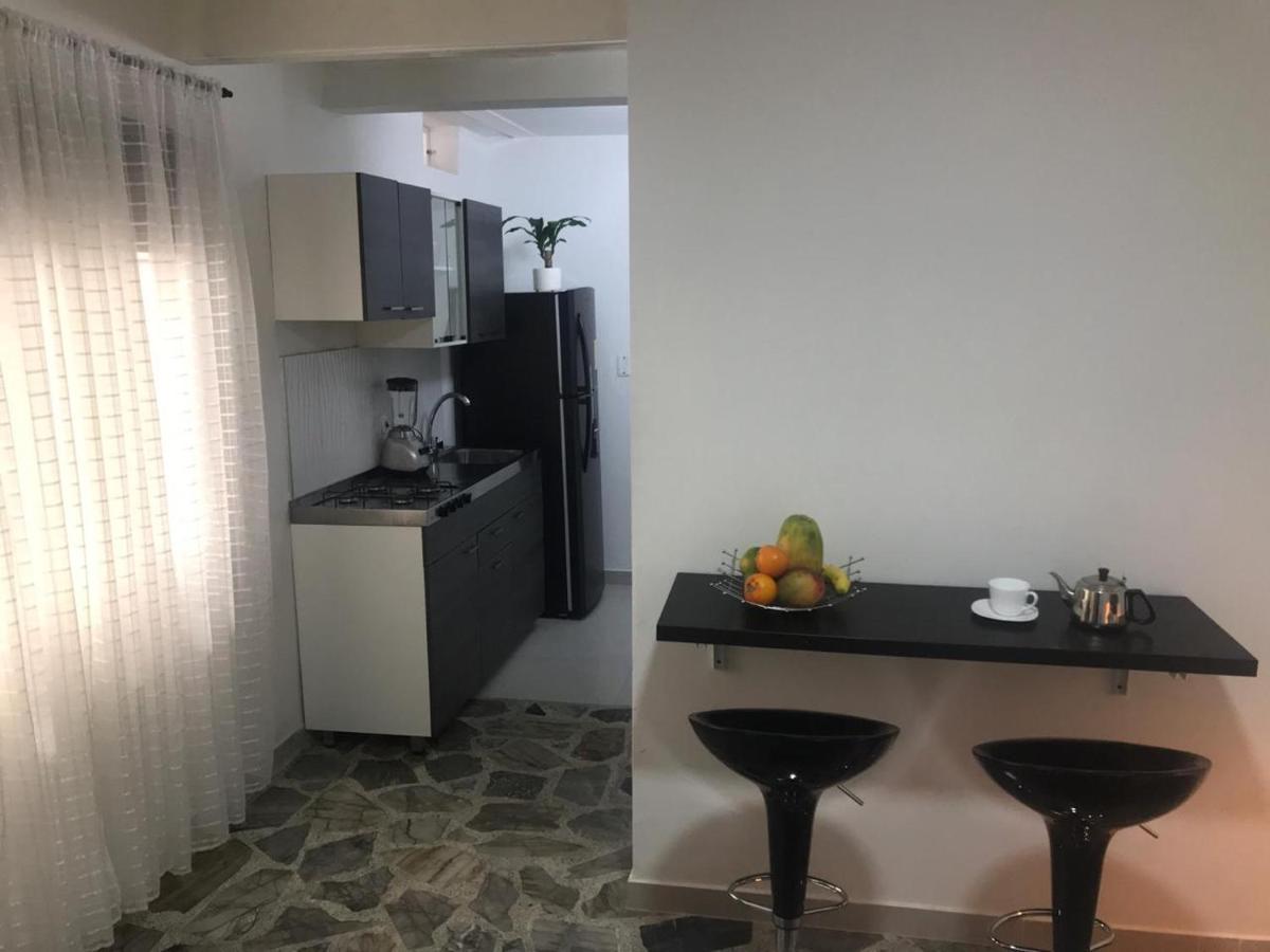 Vip Apartasuites Rosales Medellin Exterior photo