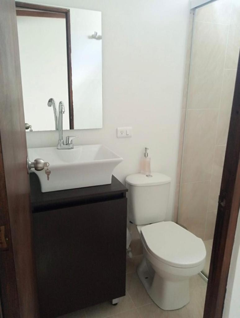 Vip Apartasuites Rosales Medellin Exterior photo